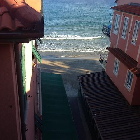 Attico Fronte Mare Alassio Exterior photo