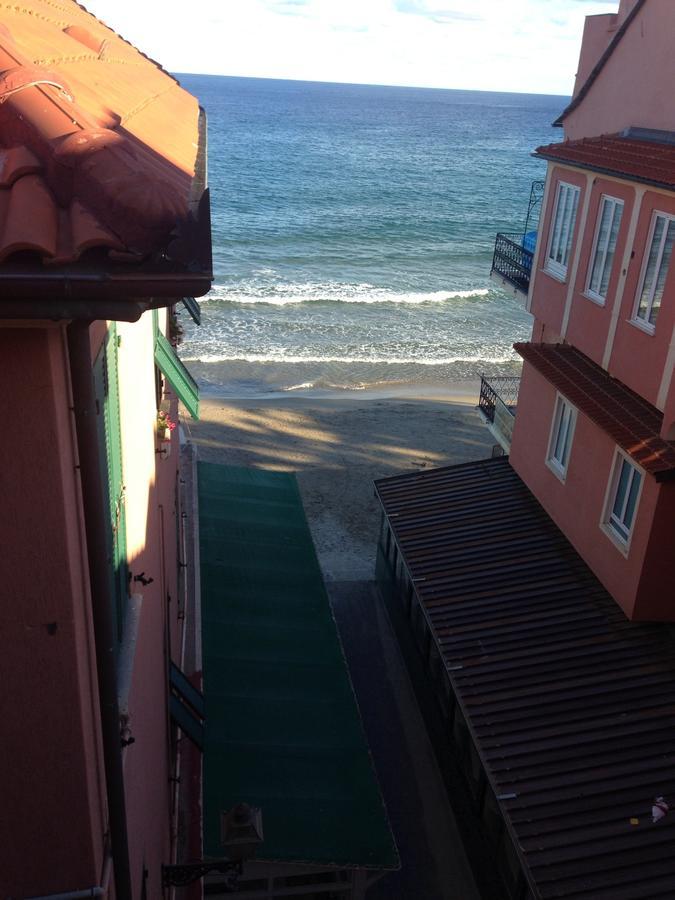 Attico Fronte Mare Alassio Exterior photo